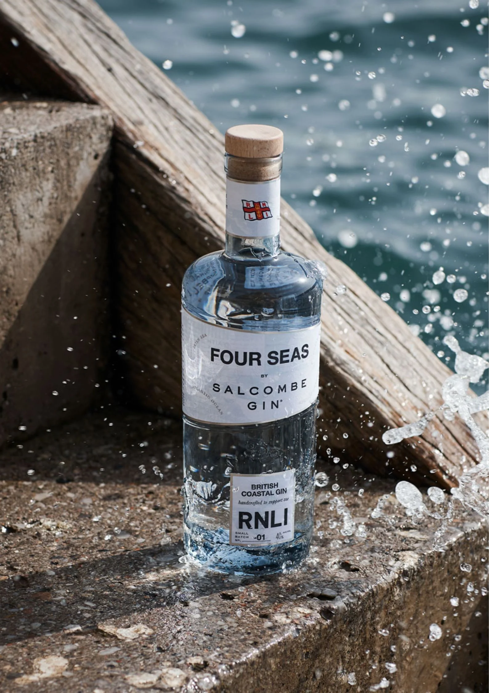 Salcombe 'Four Seas' RNLI Dry Gin, 40% - Image 2